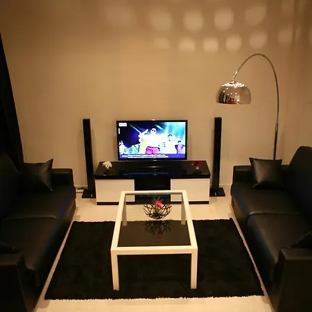Apartment Black & White *